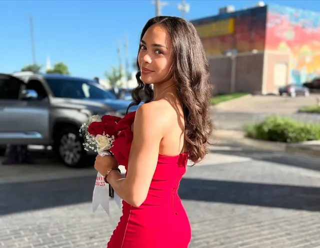 Hezly Rivera Bio, Net Worth, Boyfriend, Wiki, Age, Height